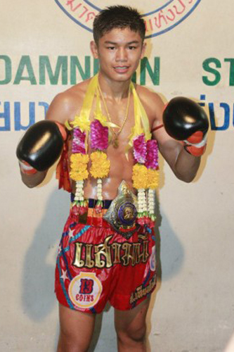 THE YOUNG PHENOMENA OF MUAY THAI - SIAM FIGHT MAG